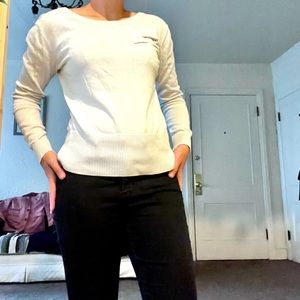 Great going out top with back buttons for a sexy, breezy look.